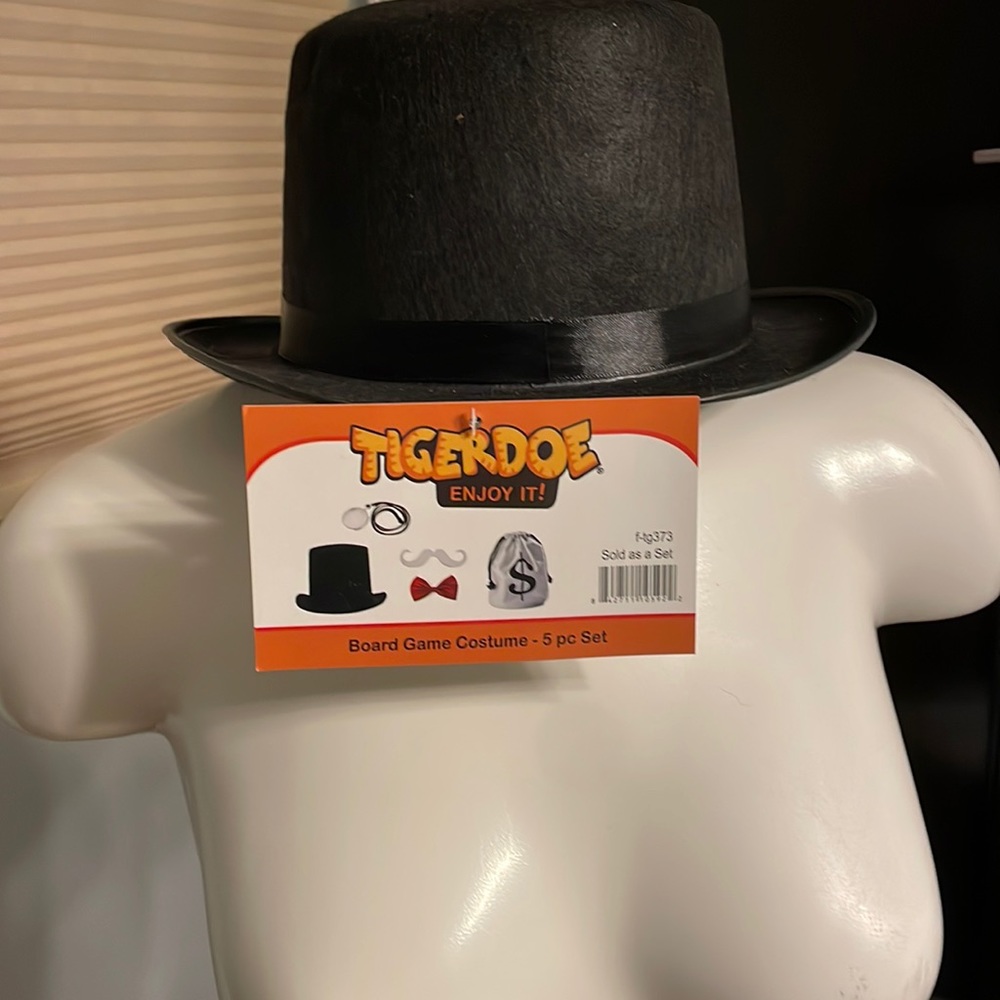 Black top hat